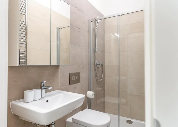 Bright Aparment Close To Wenceslas Square With Parking *