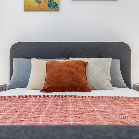 Daire Bright Aparment Close To Wenceslas Square With Parking
