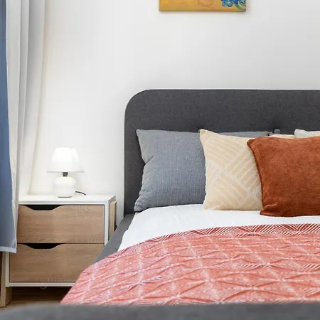 Bright Aparment Close To Wenceslas Square With Parking Daire *